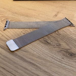 Apple Watch Band - Milanese Loop (42-44 mm)